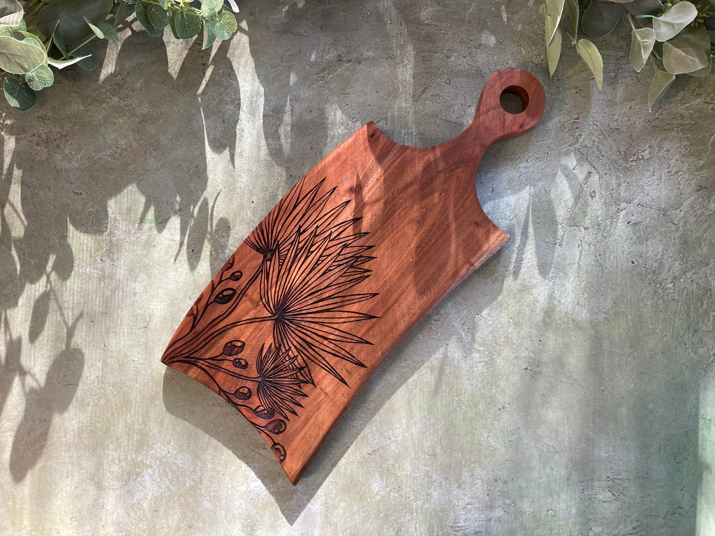 Angular Acacia Wood Board - Saw Palmetto Leaves
