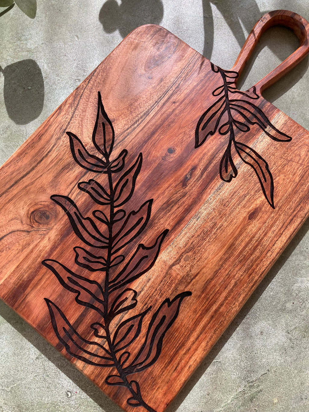 Acacia Wood Board: Simplistic Ferns