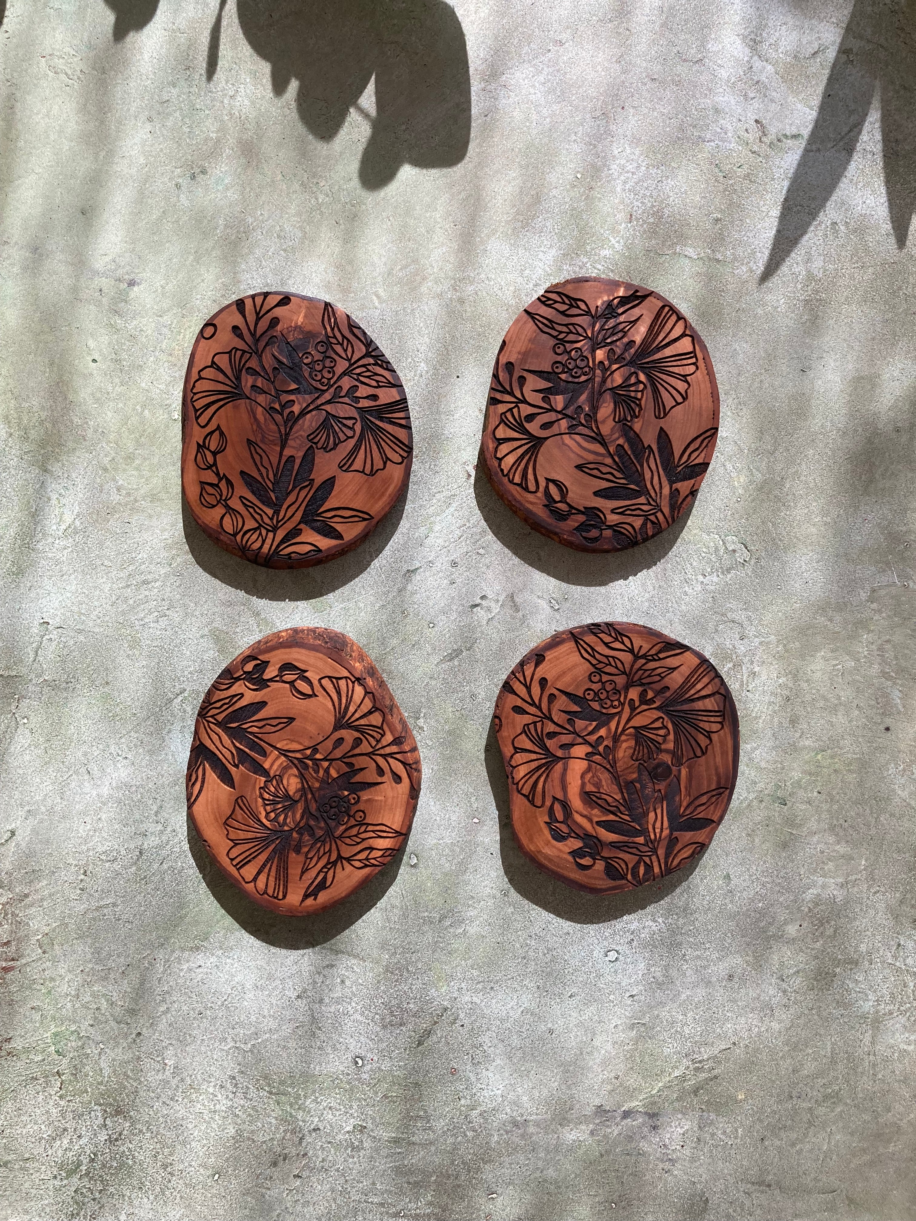 Olive Wood Coaster Set of 4 - Ginkgo Filigree