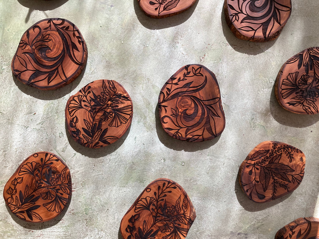 Olive Wood Coaster Set of 4 - Elegant Botanicals